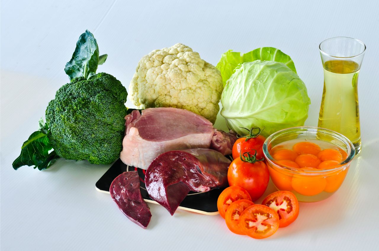 Vitamin K ist vor allem in tierischen Lebensmitteln enthalten.